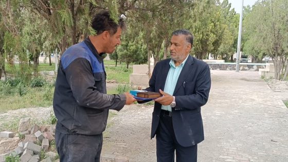 گزارش ویدیویی/تجلیل شهردارصفادشت ازنیروی زحمتکش حوزه عمران شهرداری به مناسبت روزکارگر