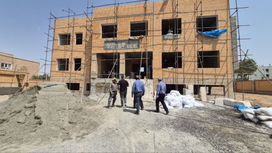 بازدید شهردار صفادشت از روند احداث مدرسه ۹ کلاسه مشارکتی«هدایتی و اسدی»
